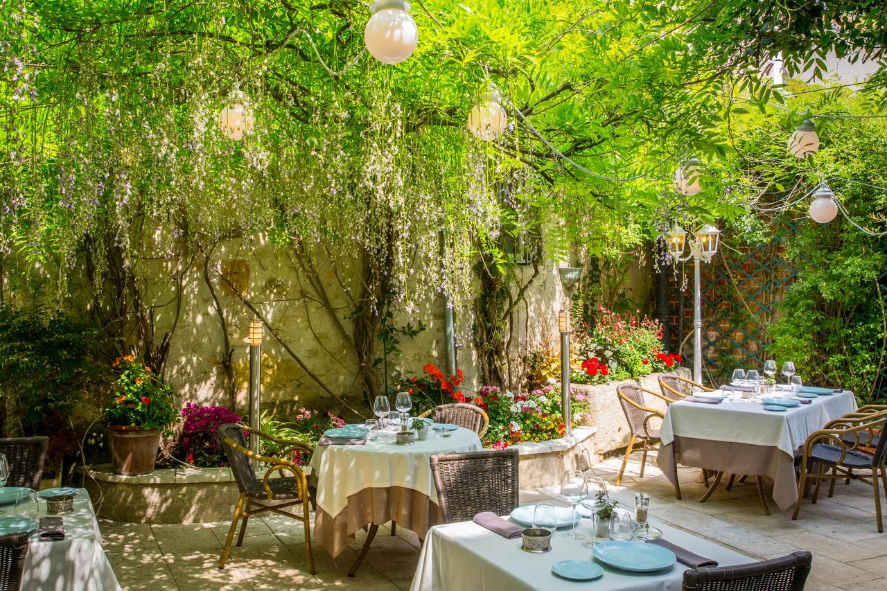 Logis Hotels Restaurant La Mere Hamard Semblancay Экстерьер фото
